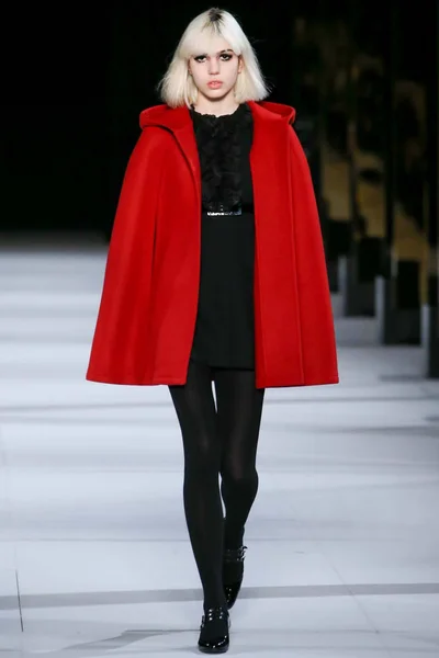 Look 18